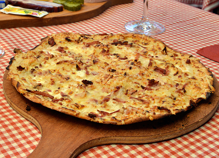 Flammkuchen in der Straußwirtschaft